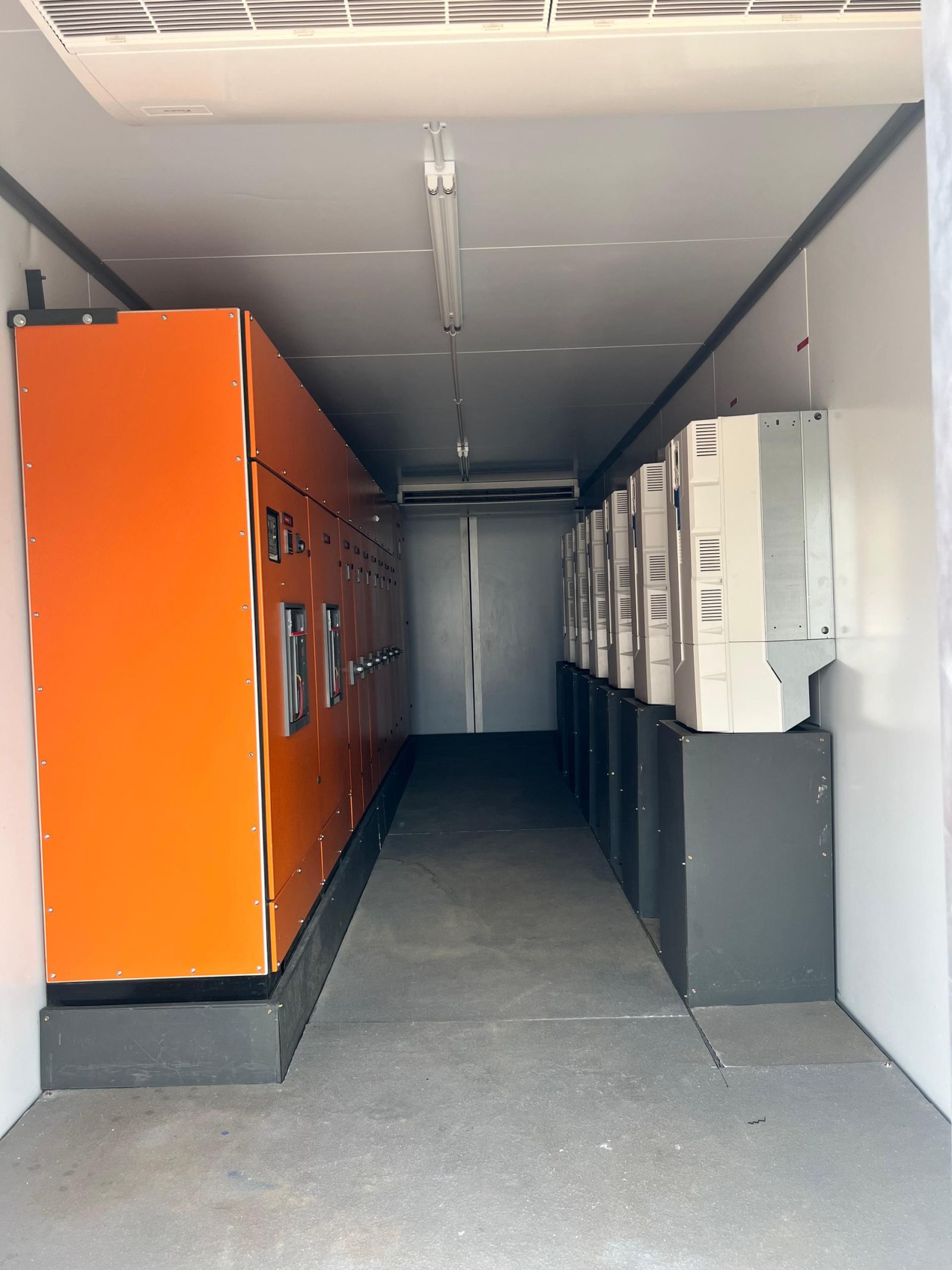 On-site mobile switchroom and control panel installation